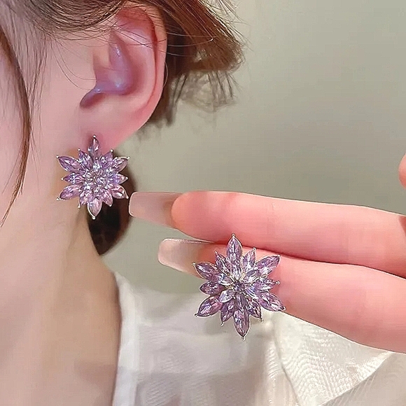 Flower Stud Earrings - Picture 5 of 9